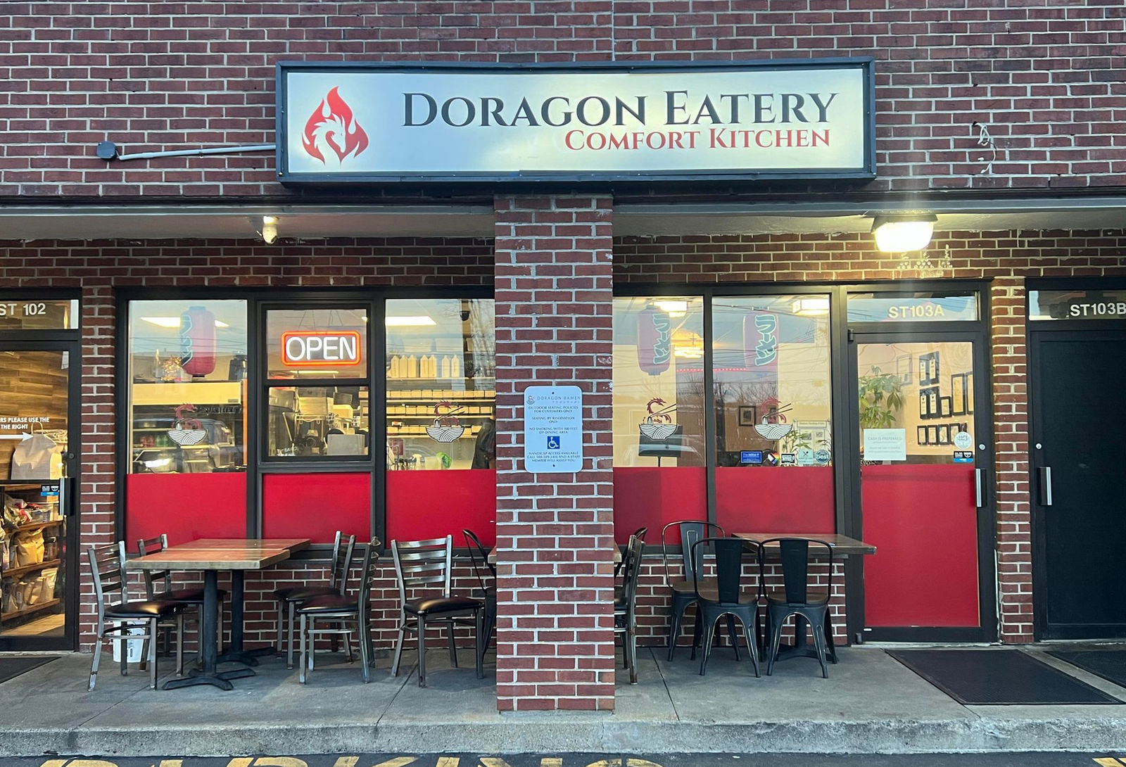 Doragon Eatery storefront on West Union Street